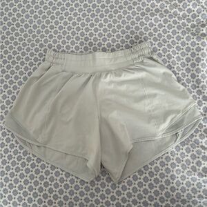 Lululemon Hotty Hot short 4” size 4